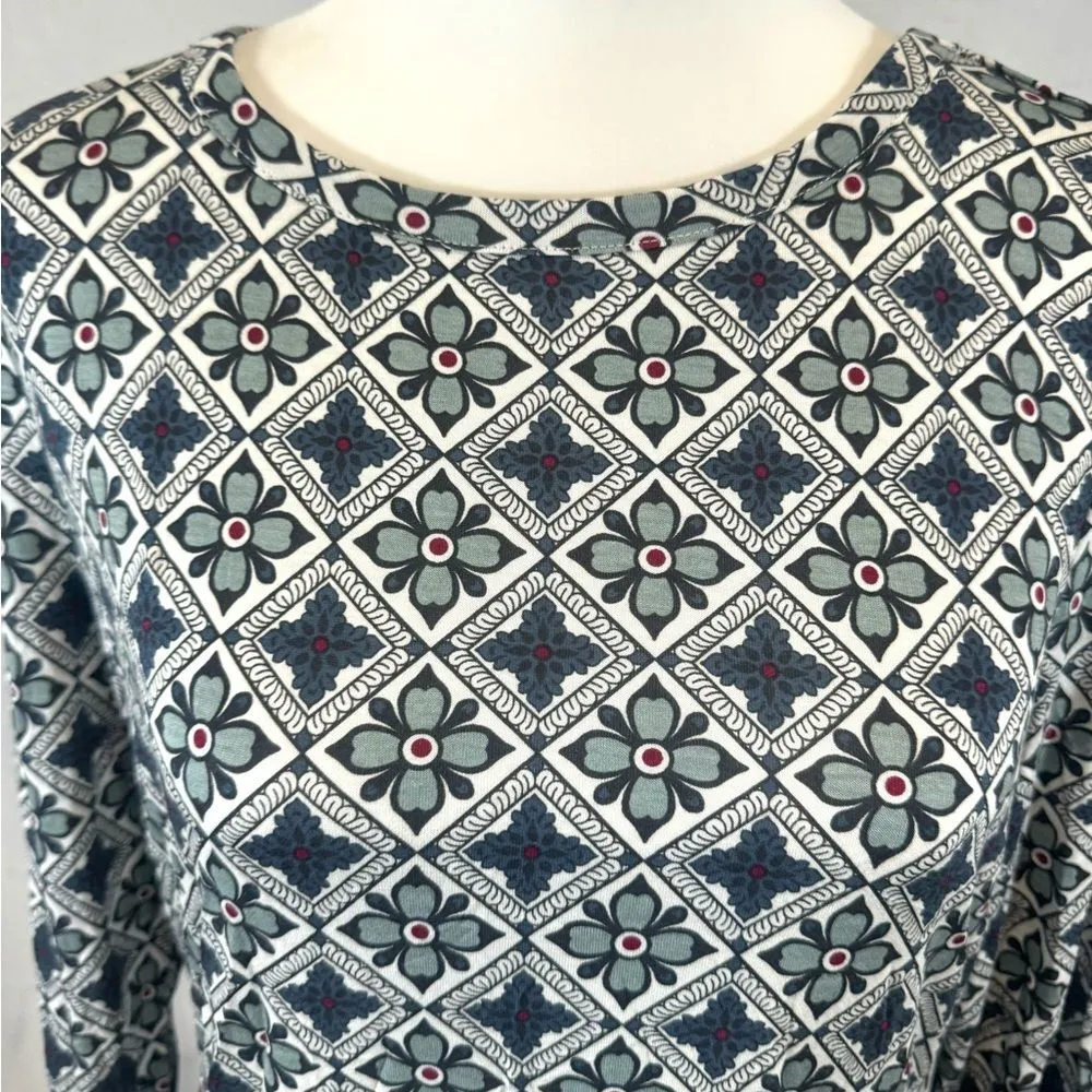 long sleeve all over print keyhole cross back top size medium NWT - Image 2