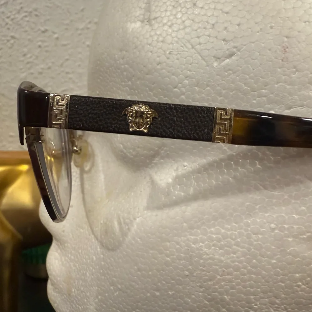 Versace tortoise Cat-Eye Glasses - Image 3
