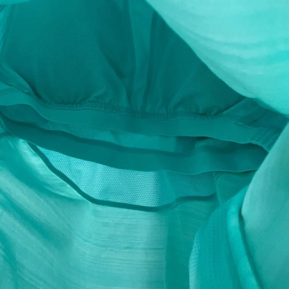 Athleta Daydreamer Support Racerback Tank Top shelf bra UPF 50+ aqua size small - Image 7