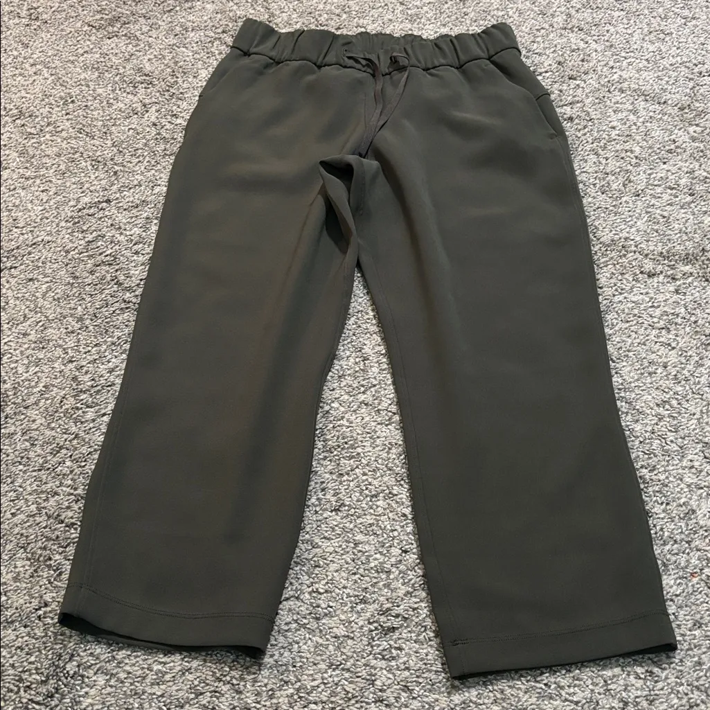 Lululemon On the Fly Crop *Woven 23" size 6 - Image 2