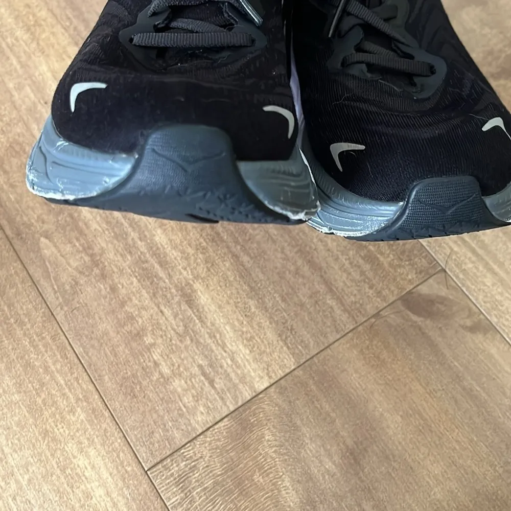 Hoka Arahi 6 Black Gray Running Shoes Sneakers Womens Size 8 - Image 5