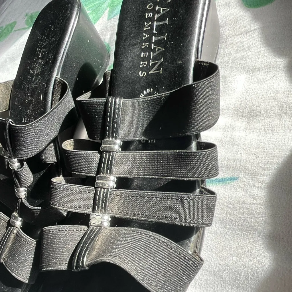 Italian Shoemakers Black Minimalist Sandals Size 8 Open Toe Strapped - Image 5