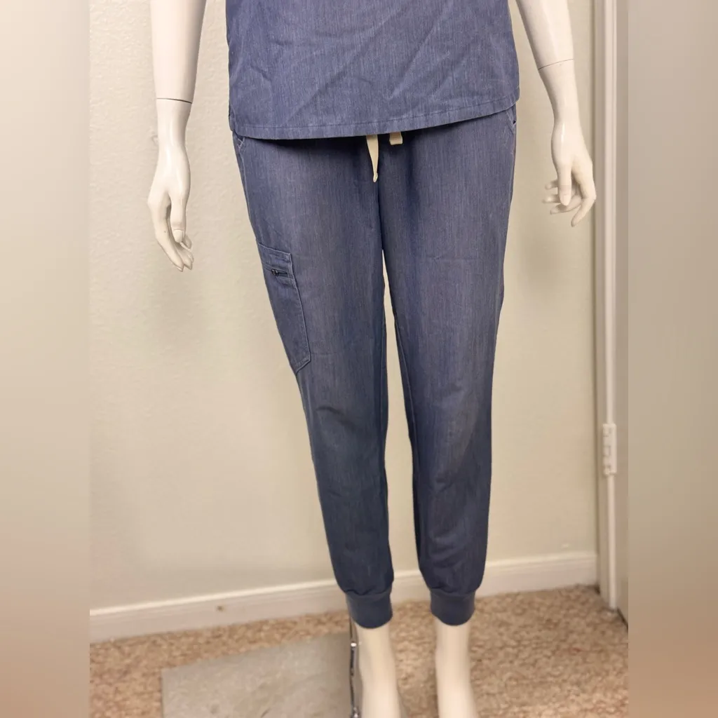 Figs Technical Collection in Blue top/ pants set size xs - Image 6