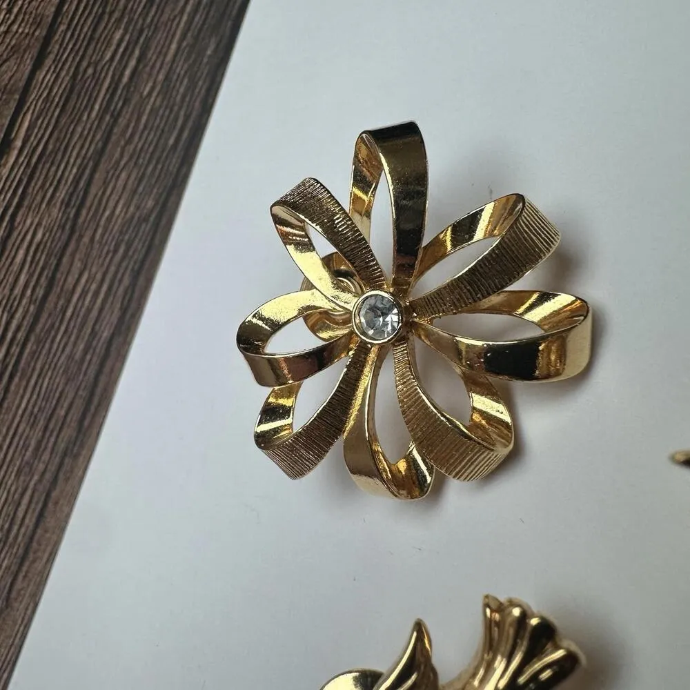 Avon Rhinestone Stars, Bird Nest, Bow Ribbon Gold Tone Lot Of 3 Lapel Pin - Image 12
