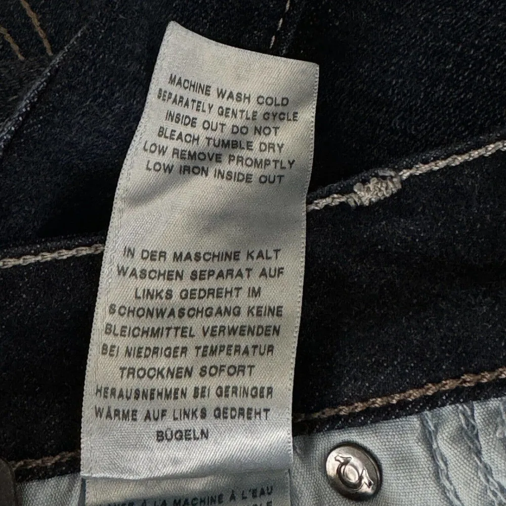 True Religion SZ 26 Jennie Curvy Jean Shorts Mid-Rise Cuffed Stretch Dark Wash - Image 9