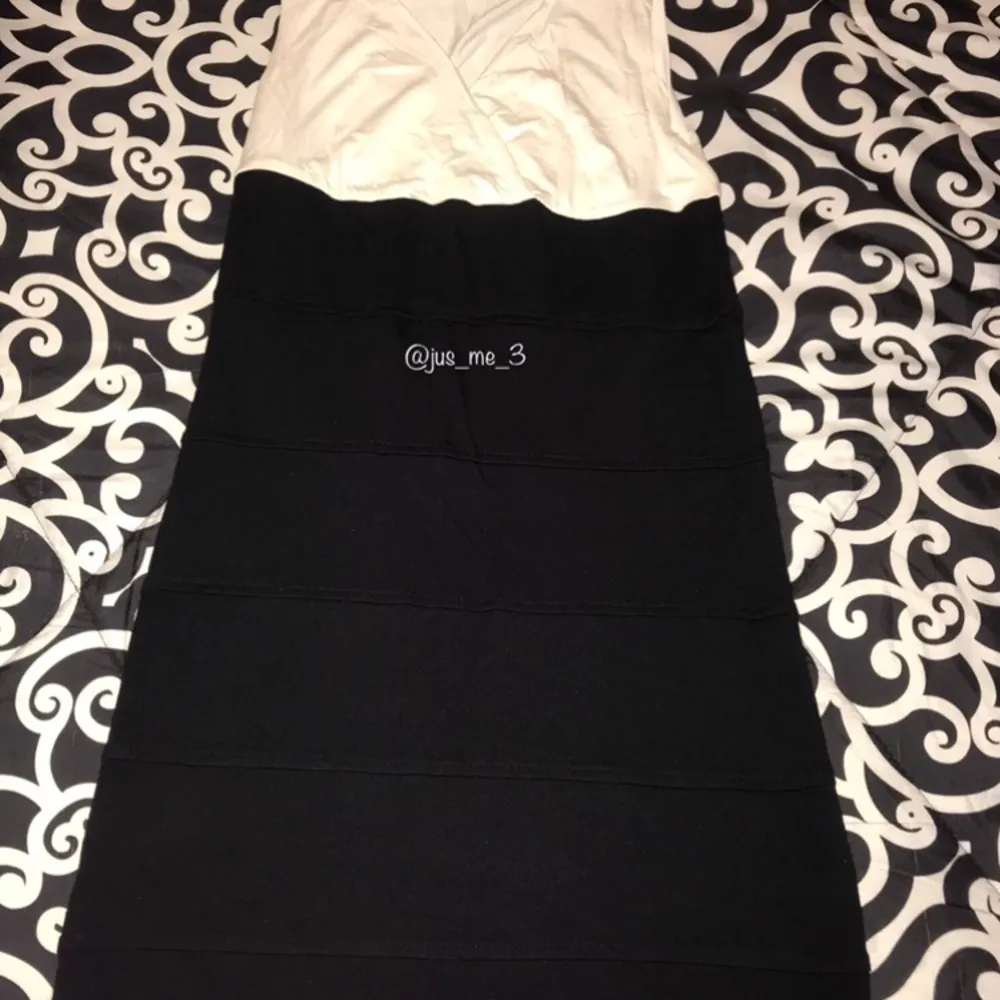 Basic House Black & White Body Con Dress Medium 🆕 - Image 5