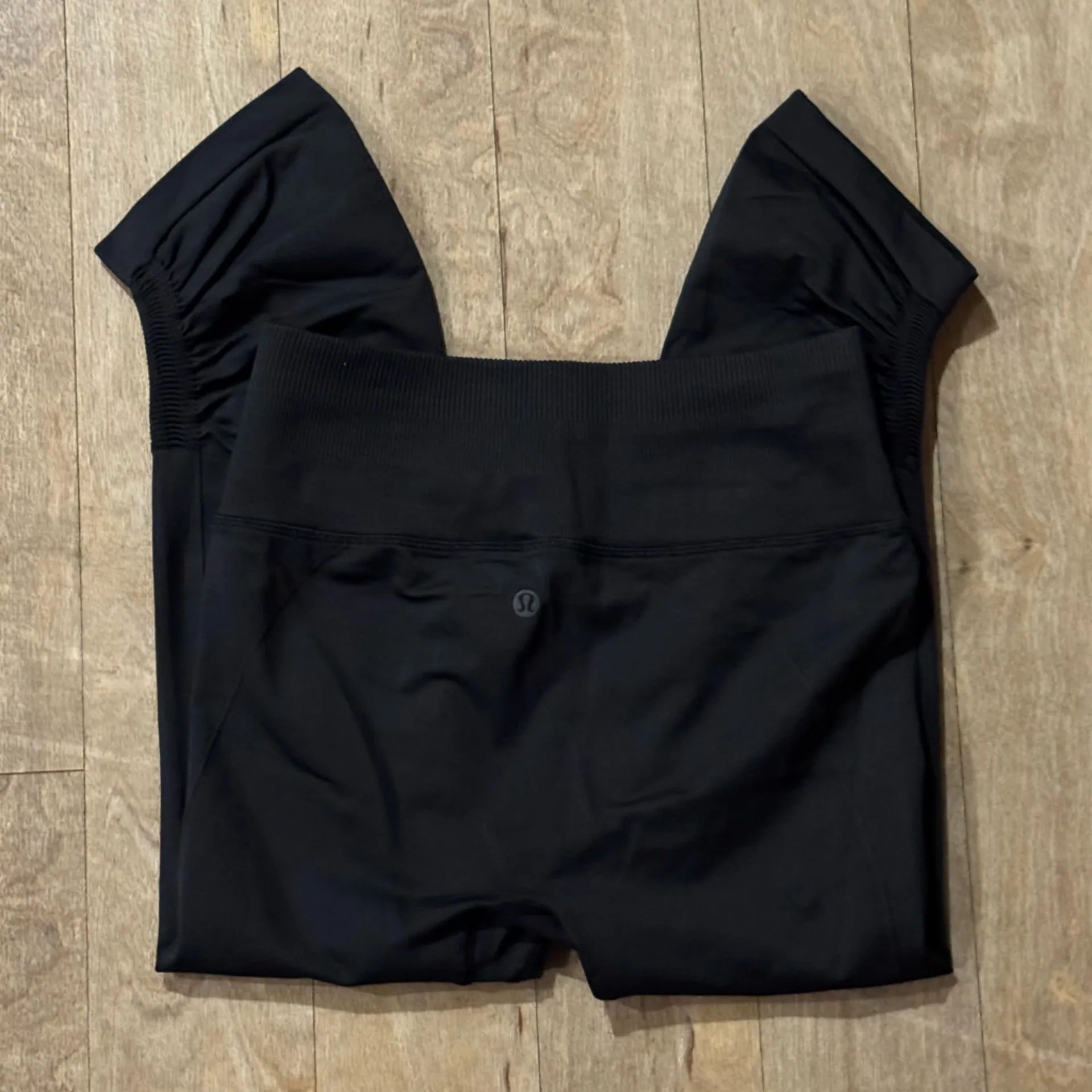 Lululemon Ebb to Street Crop 21" Black Size 6 - Image 2