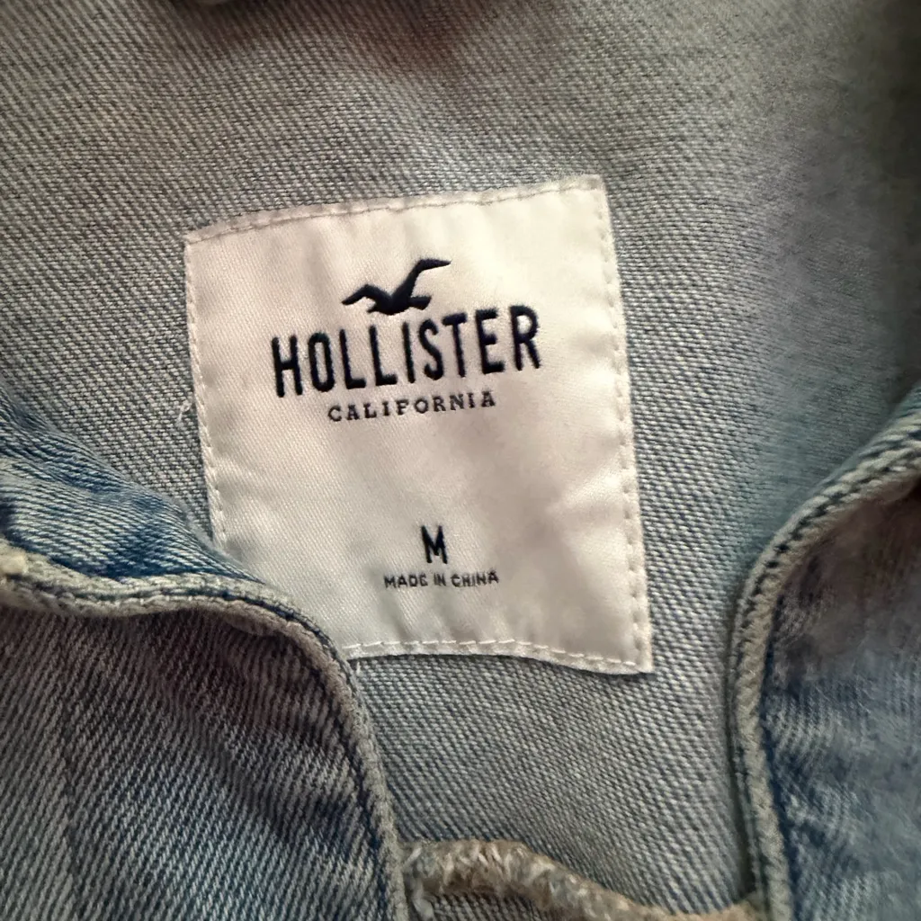 Hollister  Light Blue Cropped Denim Jacket - Image 3