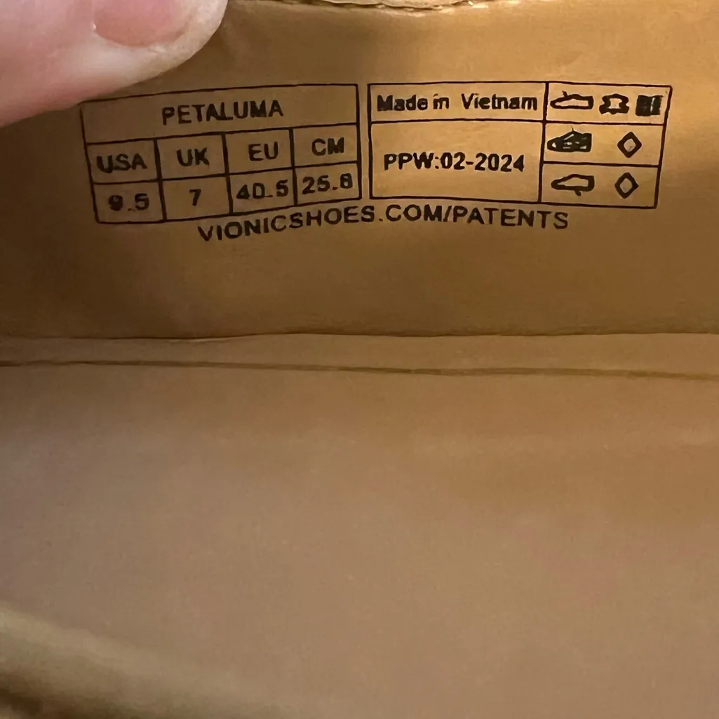 Vionic Petaluma Leather Slingback Cap Toe Flats in Camel - Image 9