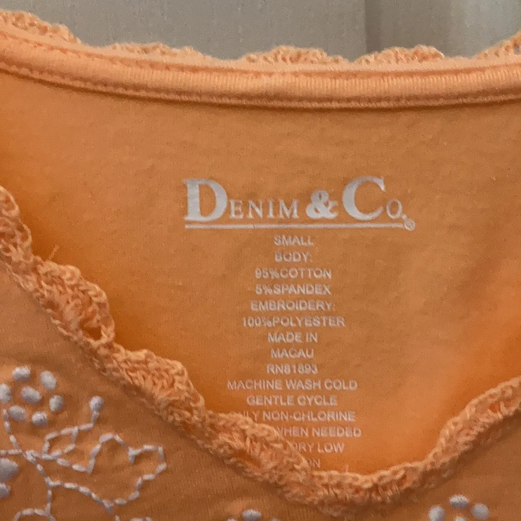 FINAL MARKDOWN Ladies denim and company top small - Image 2