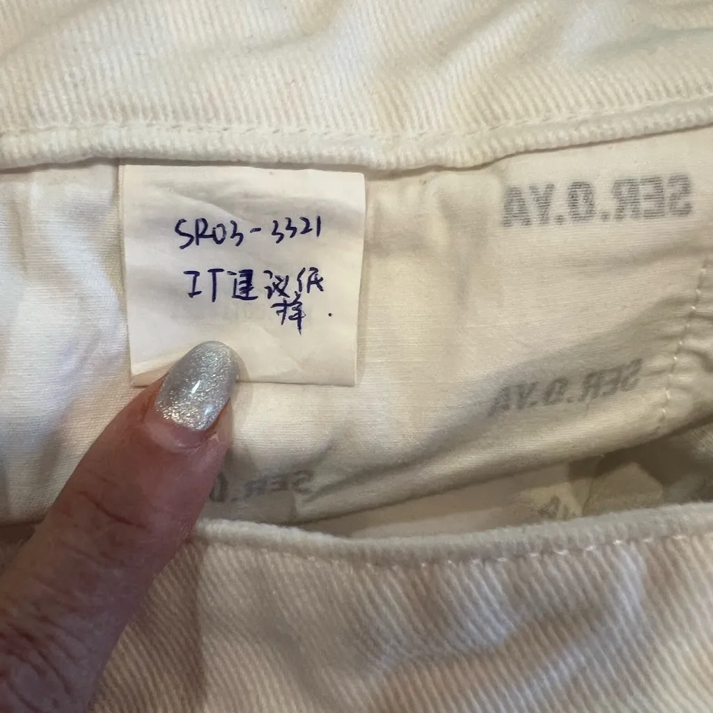 SER.O.YA White Cropped Denim Pants NWOT Size 12 Raw Hem 4 pocket design sample - Image 3