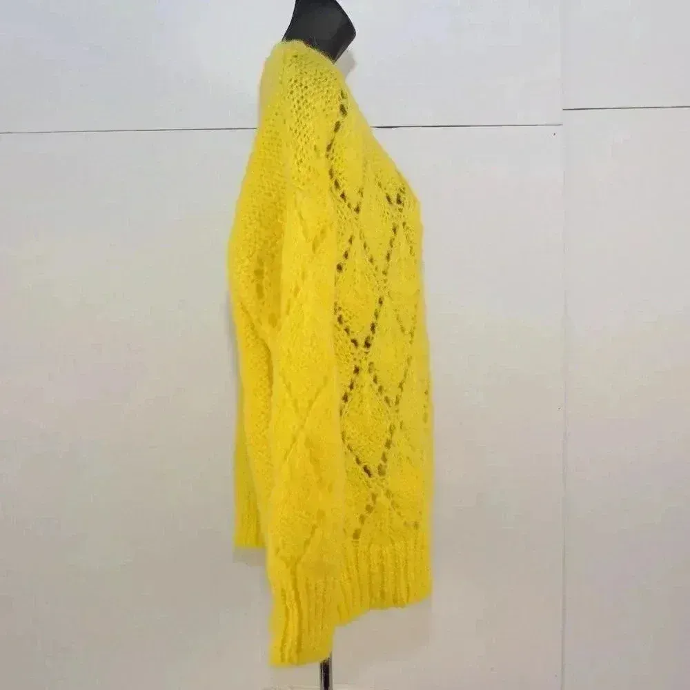 sleeping on snow by ANTHROPOLOGE ladies sweater size S - Image 3