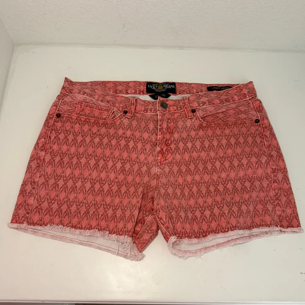 Lucky Brand Abbey Denim Shorts Faded Red Coral Ikat Boohoo Print Size 31 - Image 2