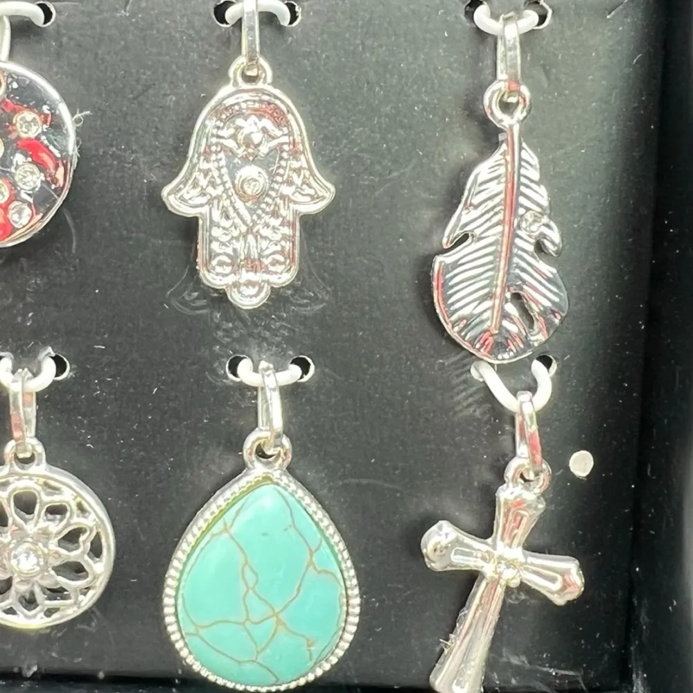 Avon 7 Days Celestial Charm Necklace Silver Tone with 7 Interchangeable Charms - Image 5