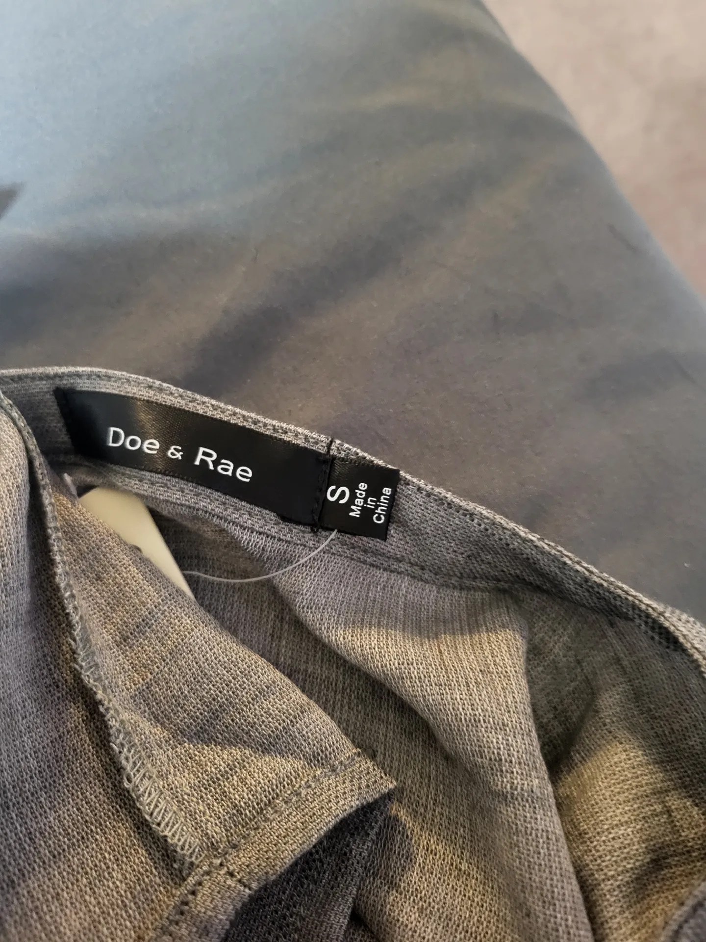 Doe&Rae women's button-up sleeveless ruffle shoulders charcoal tunic top S, M,L - Image 6