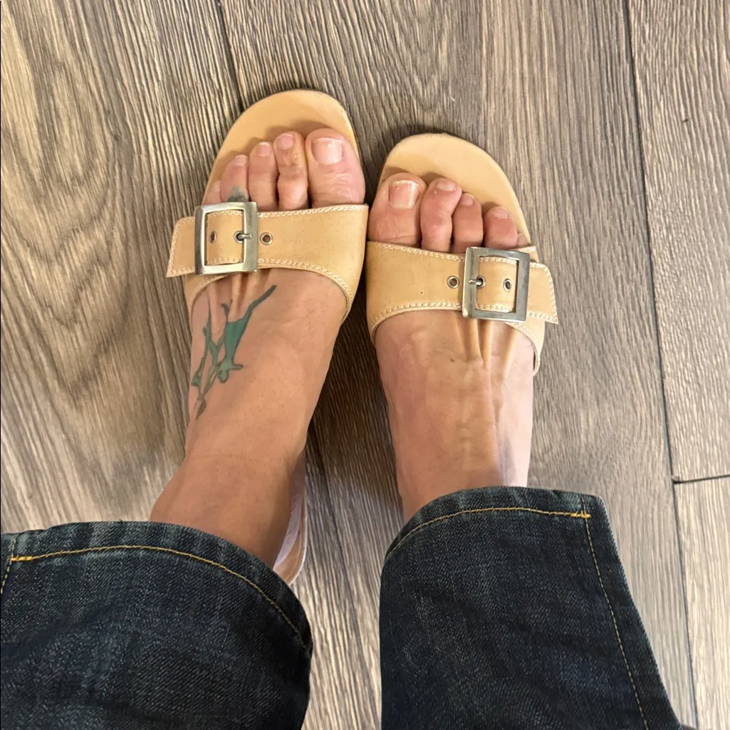 Amalfi Beige Buckle Slide Sandals Tan Size 9.5 - Image 9