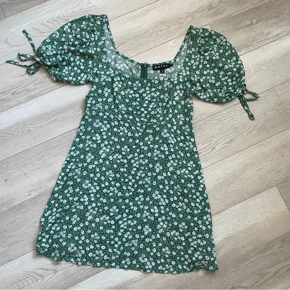 Motel Rocks Calia Dress Floral Puff Sleeve Mini Green (Small) - Image 2