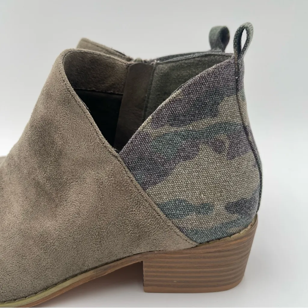 Boutique by Corky's Port Camo Booties Ankle Boots Women’s Size 9 Low Block Heel - Image 3