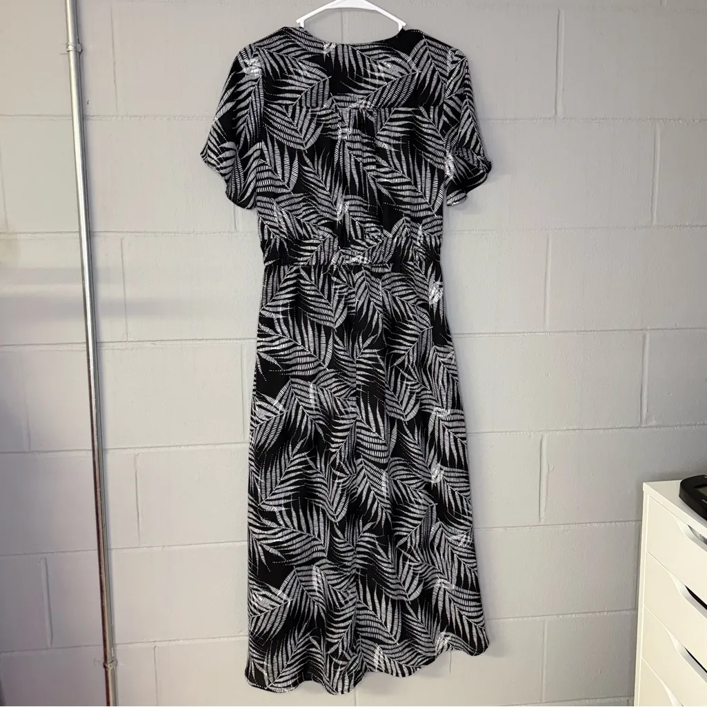 böhme Tropical Leaf Print Button Front Midi Dress in Black & White Women’s Small - Image 4