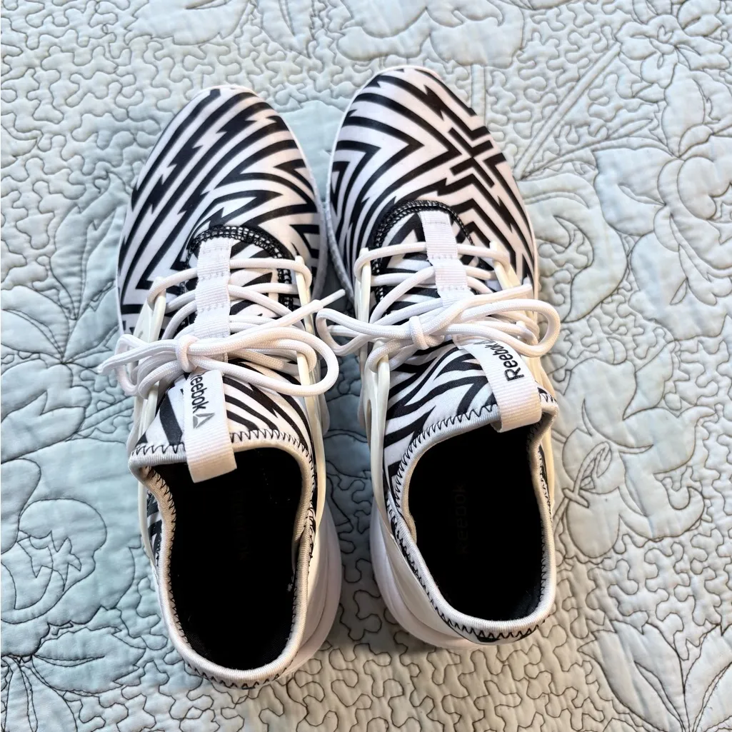 Reebok Hayasu Studio Dance Shoe Black White Geometric Sz 8.5 💚 - Image 3