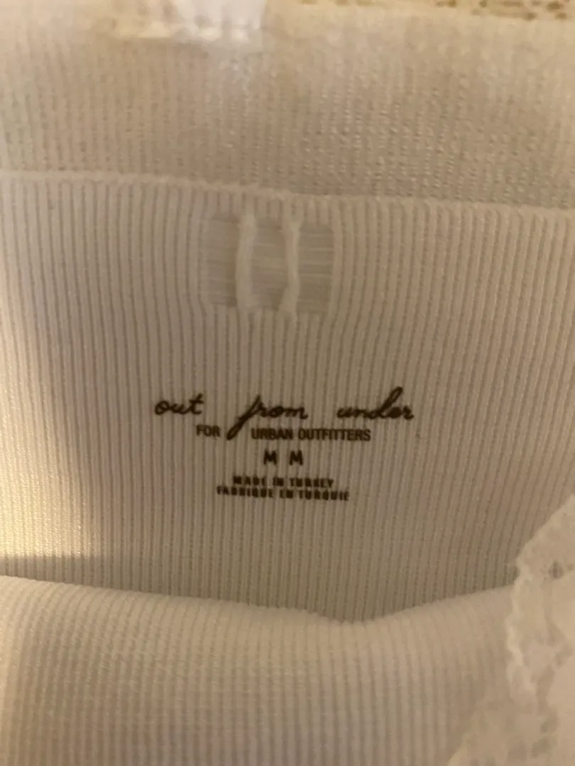 Urban Outfitters White Crop Top - Image 3