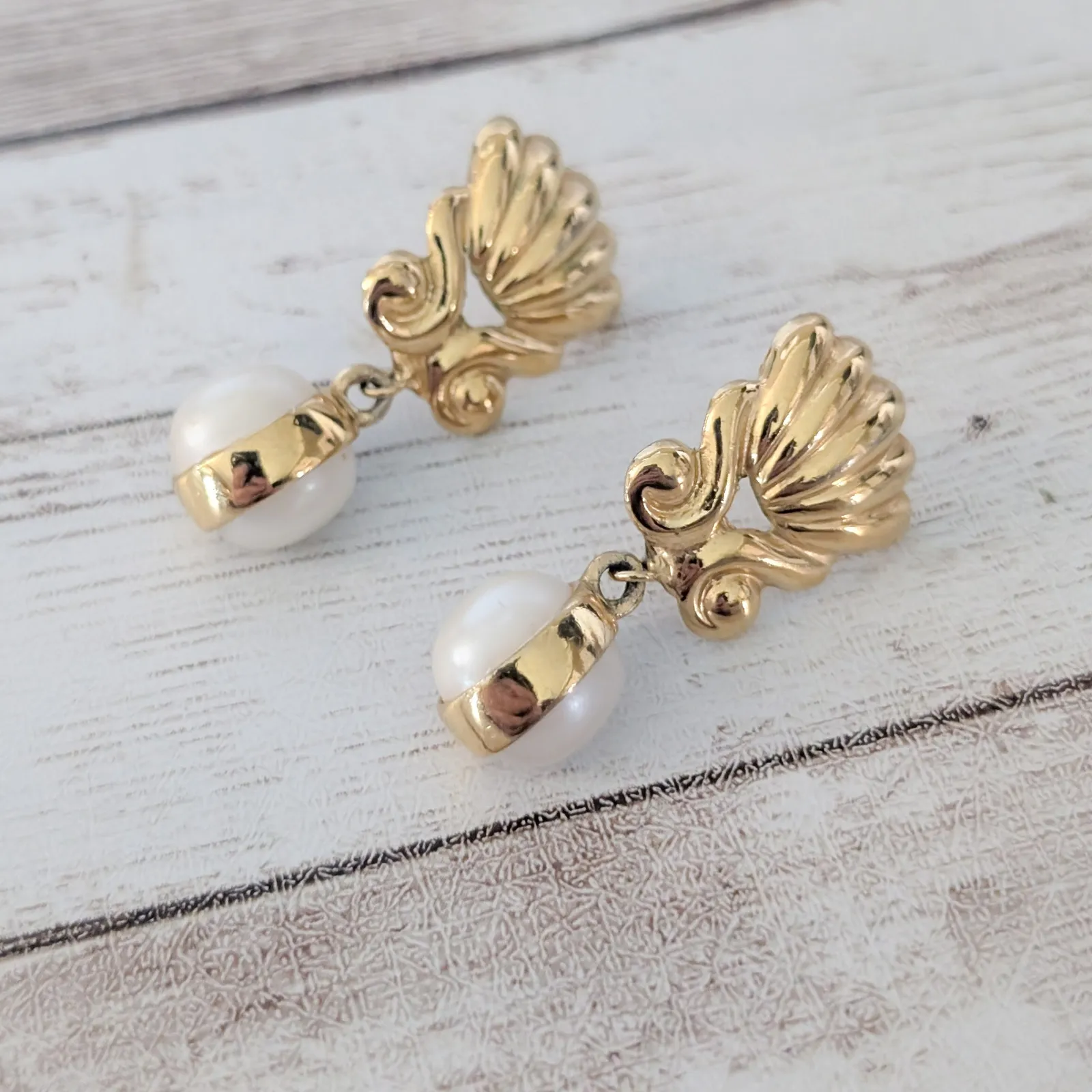 Vintage Stud Earrings Gold Tone & Faux Pearl Regal - Image 2