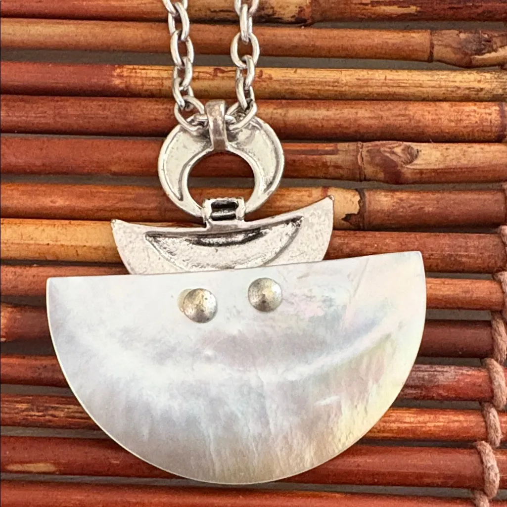 Seashell Geometric Pendant Silver Necklace 19” - Image 6