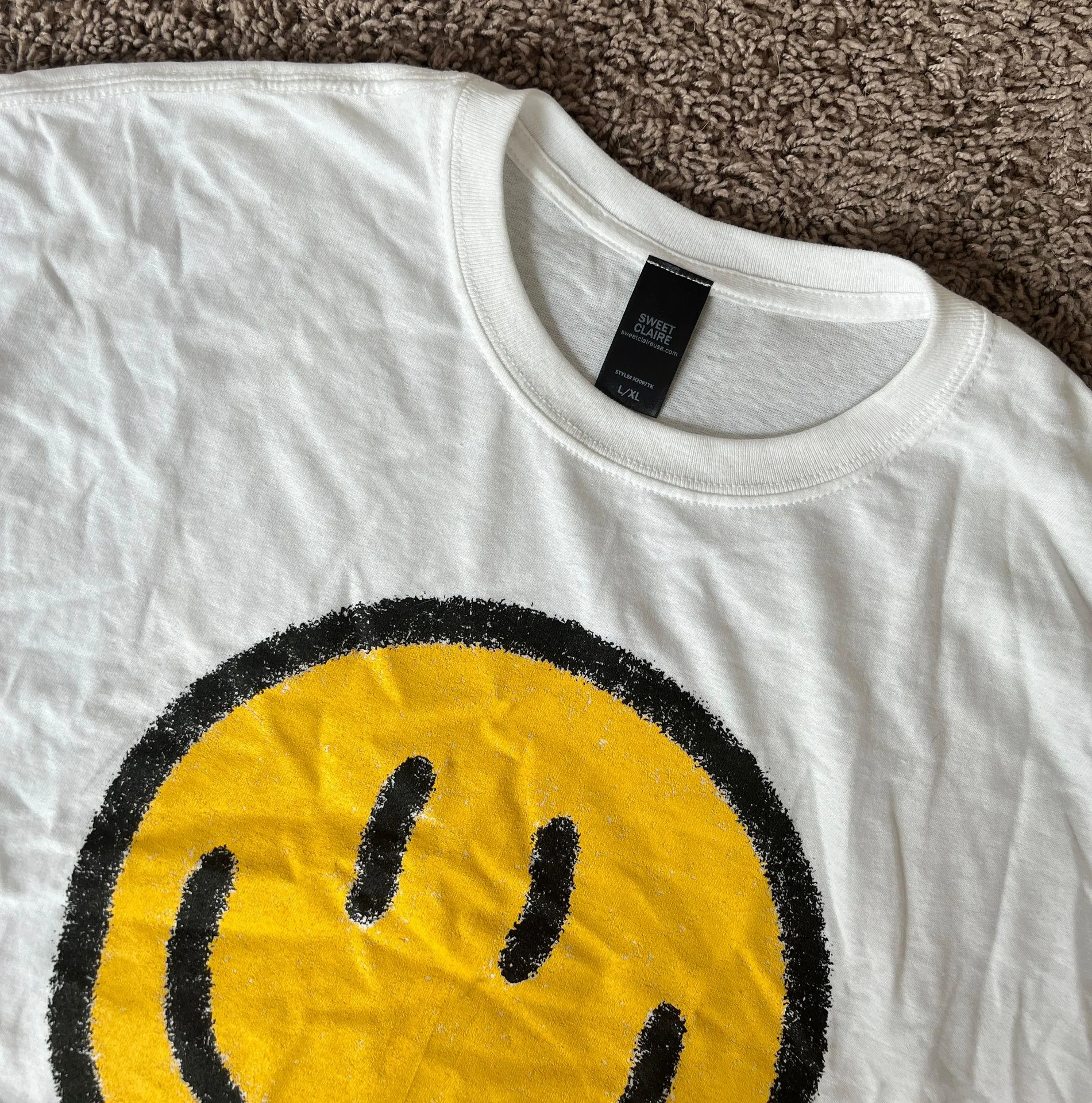 Smile Graphic Tee Size L - Image 3