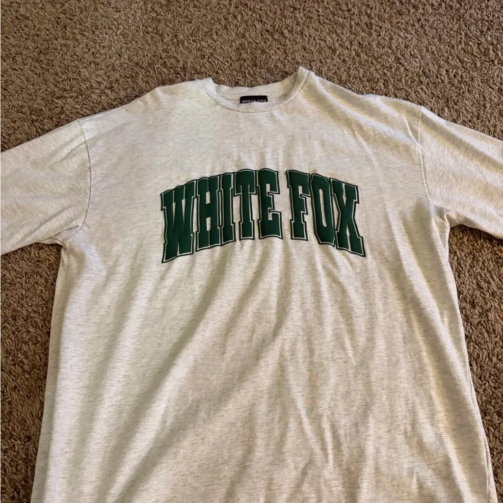 White Fox Boutique  Gray Tee with Green Logo - Image 5