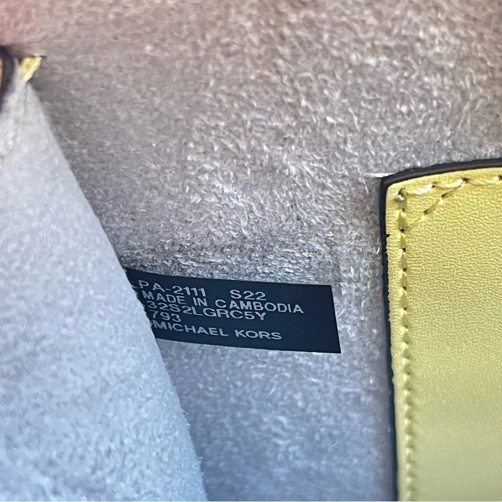 Michael Kors Greenwich Buttercup Convertible Crossbody Bag Gold Studded Chain - Image 12