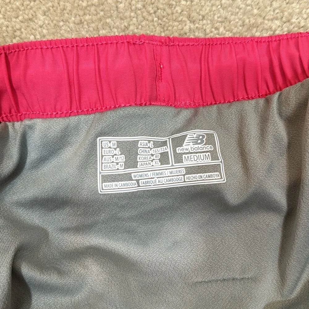 New Balance Women Running Breast Cancer Lined Women Shorts Size Medium - Image 6