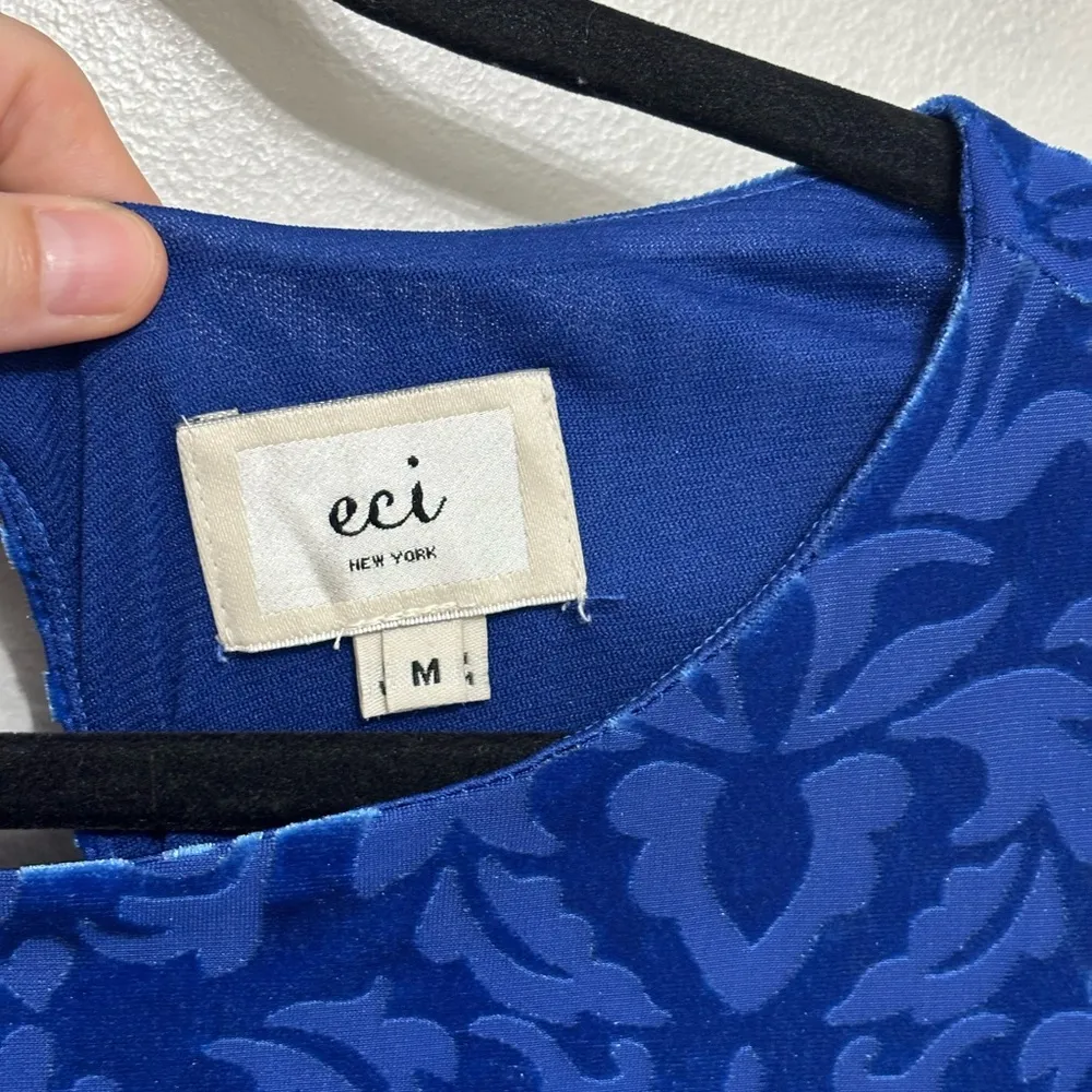 NWT ECI New York Blue Velvet Bell Sleeve Mini Dress - Size M - Image 4