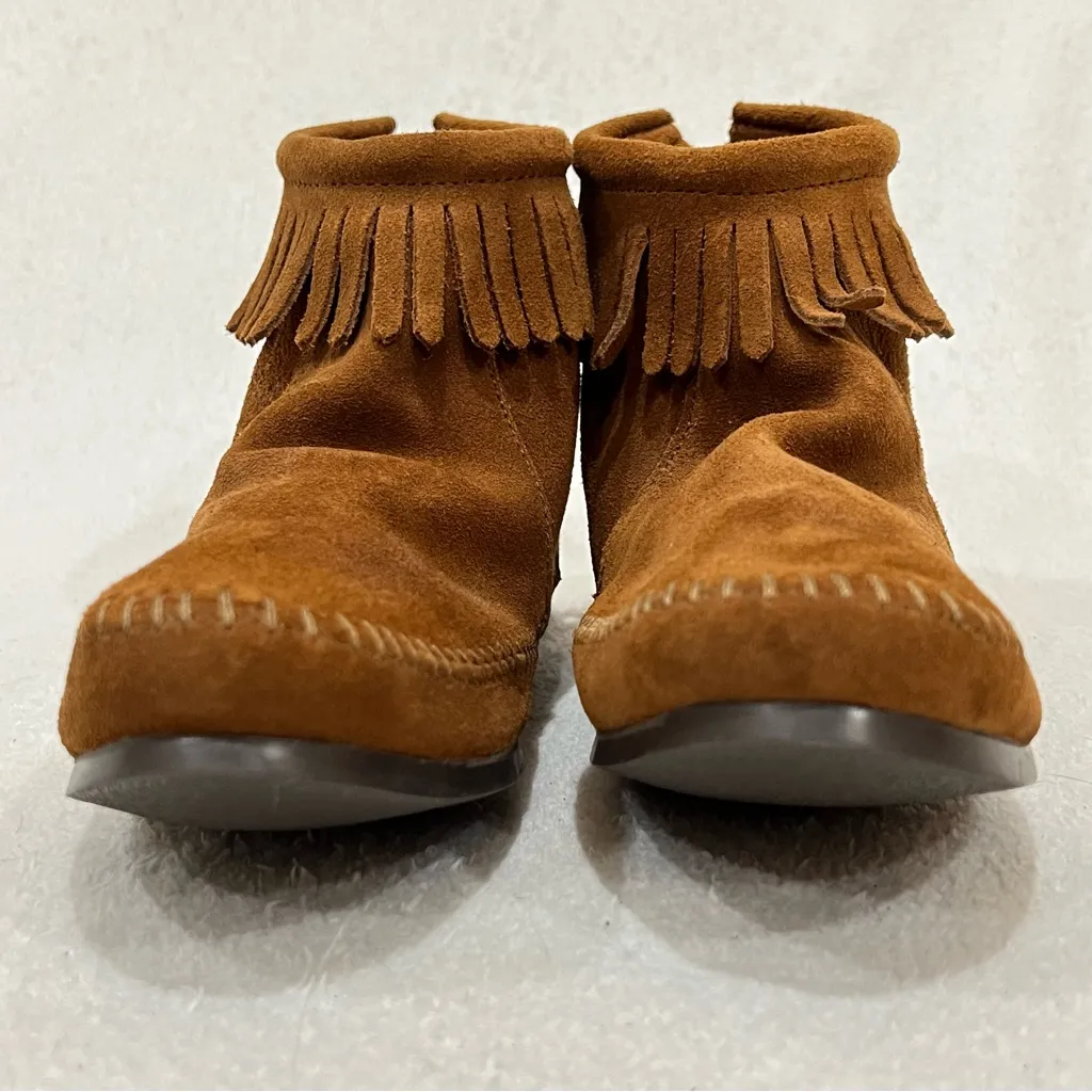 Minnetonka NWOT Brown Back Zip Hardsole Boot Size 8 - Image 6