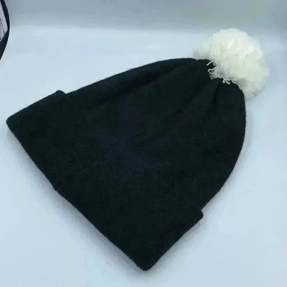 Collectioneighteen skeleton peeking beanie adult one size Brand New never worn Black - Image 4