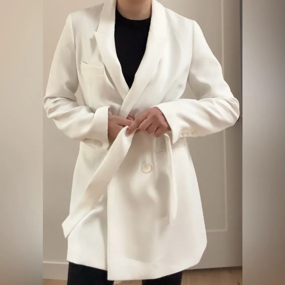 Zara white blazer with waist tie - Image 8