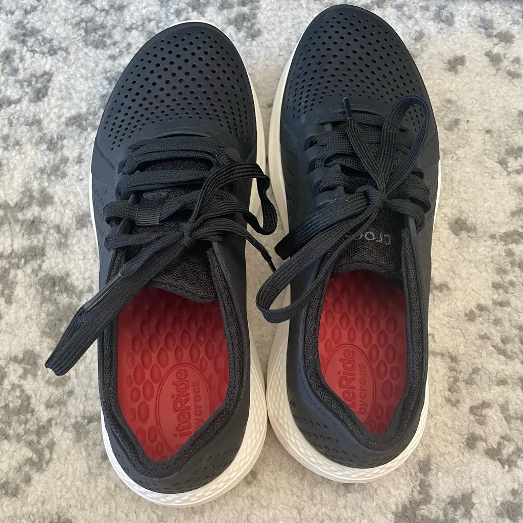 Crocs lite ride sneakers women’s 9 - Image 4