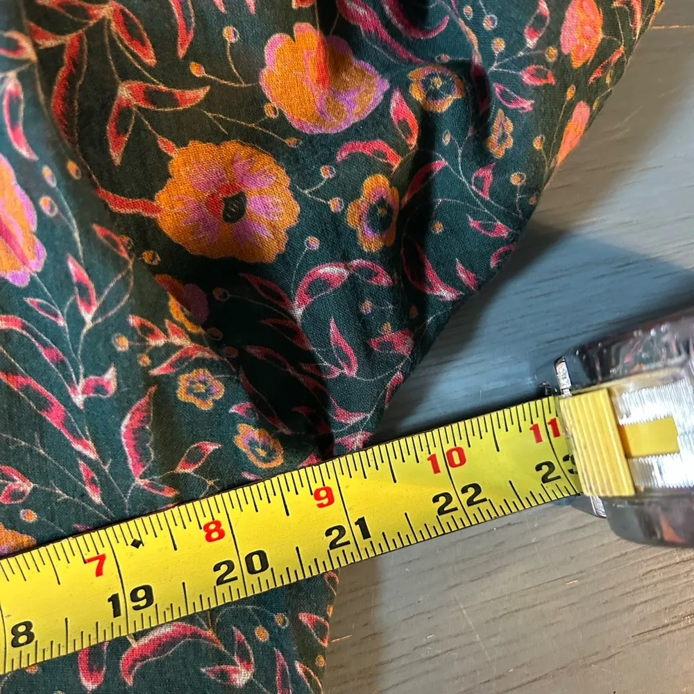 Roller Rabbit  Floral Print Women's Blouse, Size Small - Image 7