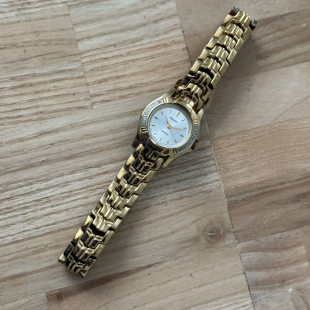 Seiko Diamond Rare Luxury Ladies Watch Silver Dial Gold Plated Bracelet Case - Image 3