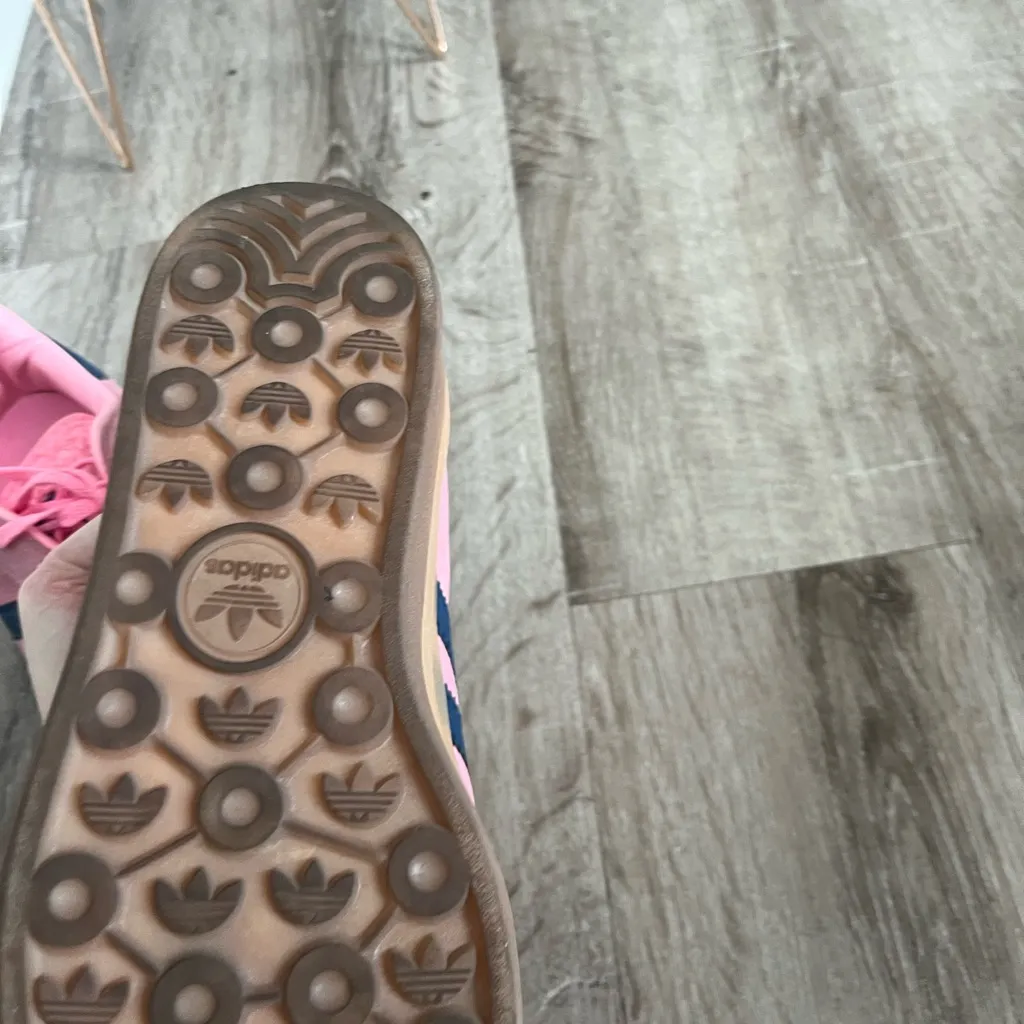 Adidas, Women’s ‘Gazelle Bold’ Platform Sneaker - True Pink, Green, White Size 9 - Image 8