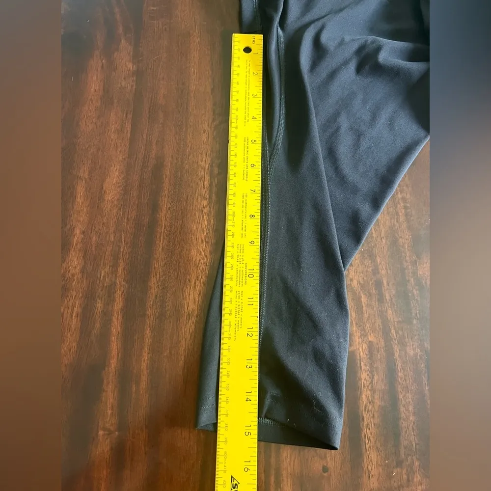 Gymshark Black Cropped Leggings - Small - Image 5