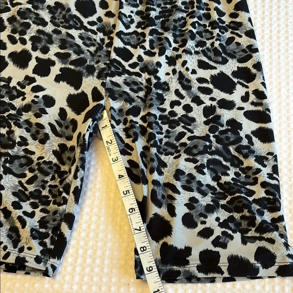 NEW! Leopard Print Women’s Bike Shorts Size LARGE Gray Black - Image 7