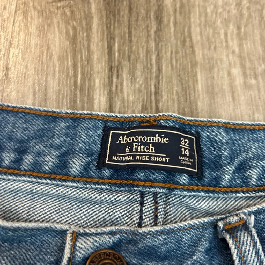 Abercrombie and Fitch Natural Rise Button Up Denim Shorts Medium Wash Size 14 - Image 3
