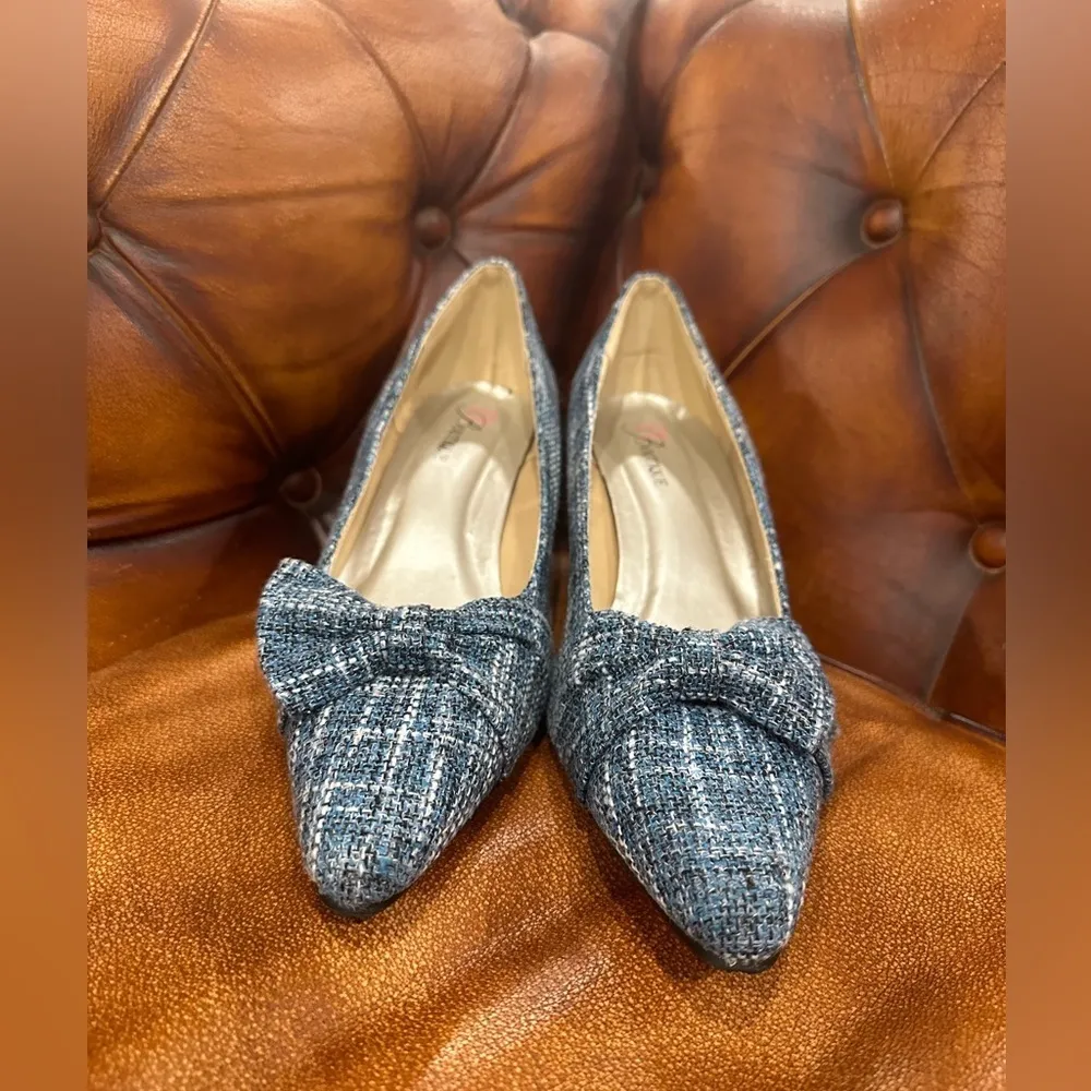 EY Boutique Women's Court Shoes with Bow Light Blue Size 11W - Image 2