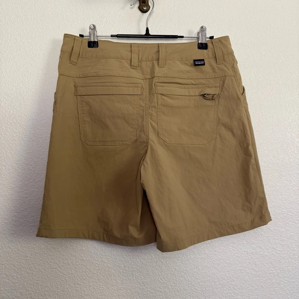 Patagonia Quandary Shorts in Classic Tan Women’s 6 - Image 3