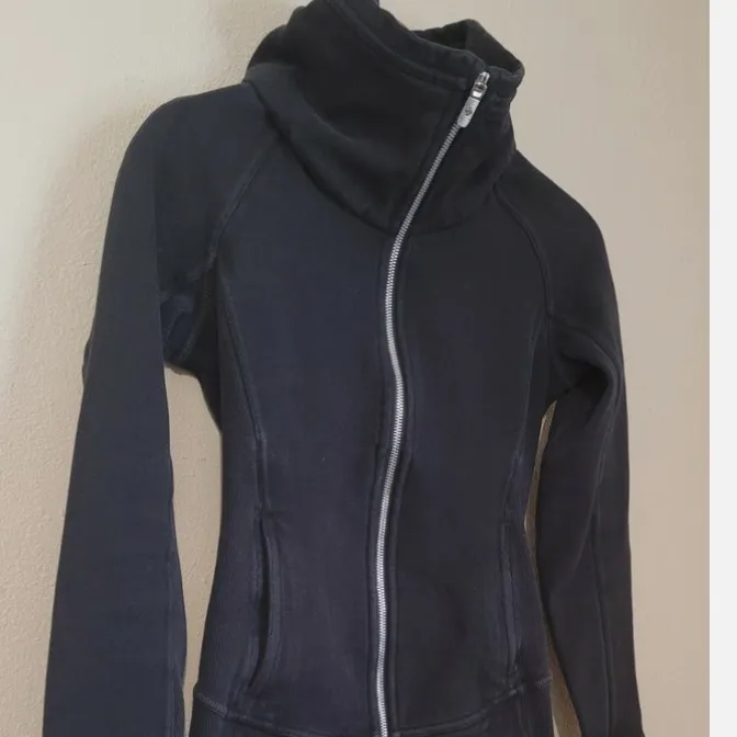 Lululemon  Radiant II Full-Zip Jacket, size 10 - Image 2