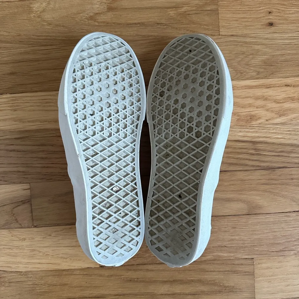 Vans  Classic Slip-On Shoe - Image 4