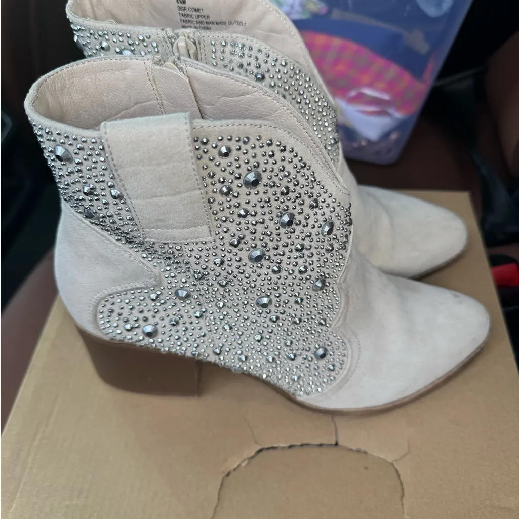 Cream Embellished Ankle Boots Size 8.5 - Image 2