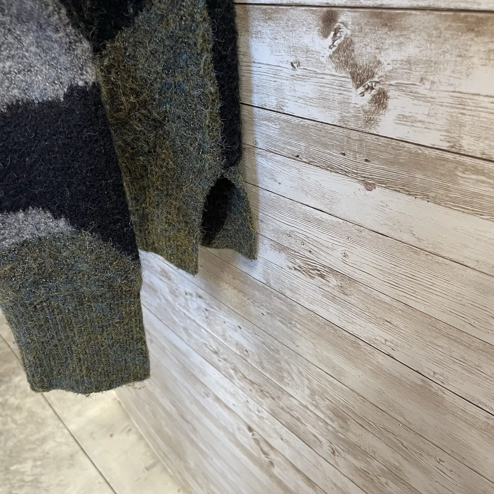 AQUA Brand Womens S Sweater Long Sleeve Camo Boxy Green Camo Stretch Outdoor‎ - Image 4