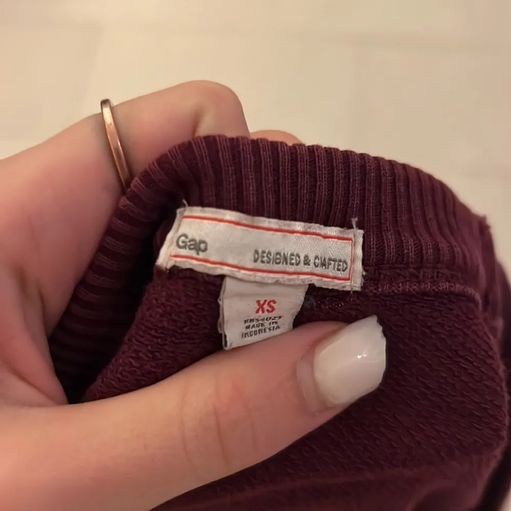 Gap Burgundy Pullover Sweater - Image 4
