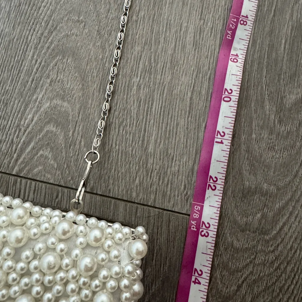 Boutique Alessia Pearly Rhinestone Silver Chained Evening Purse - Image 6